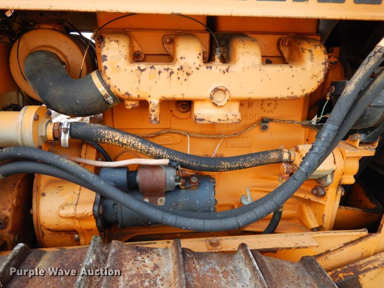 image for item DH6555 1978 Case 475  cable plow