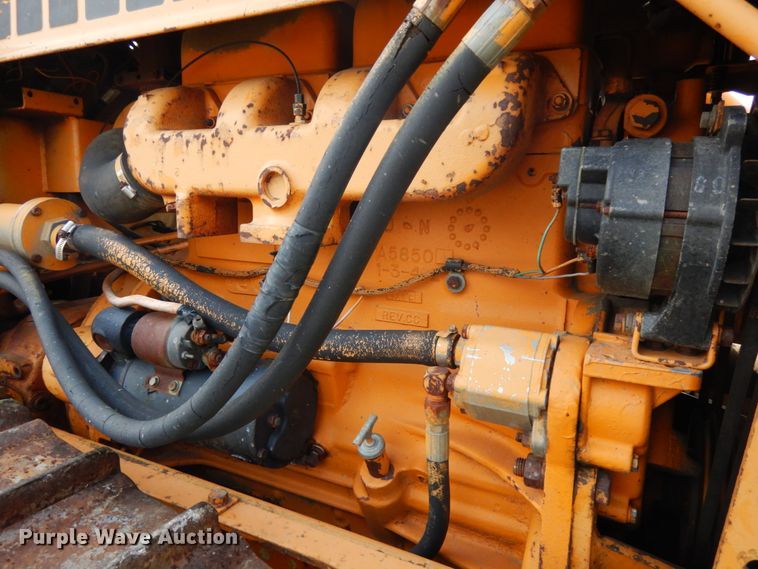 image for item DH6555 1978 Case 475  cable plow