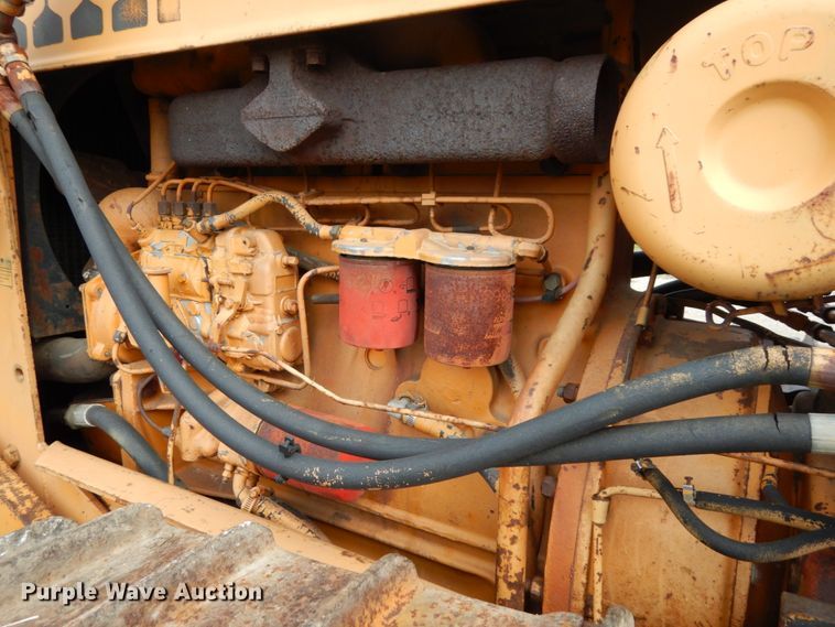 image for item DH6555 1978 Case 475  cable plow