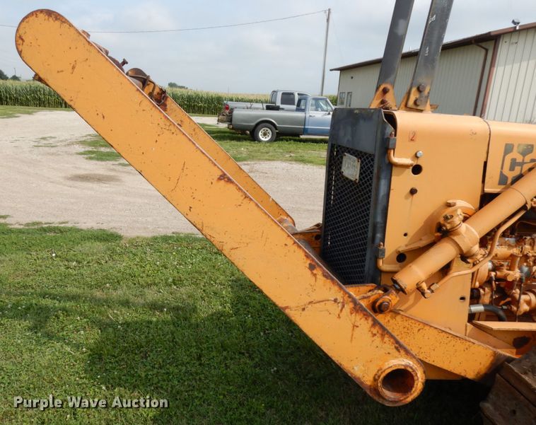 image for item DH6555 1978 Case 475  cable plow