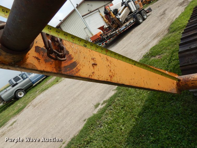 image for item DH6555 1978 Case 475  cable plow