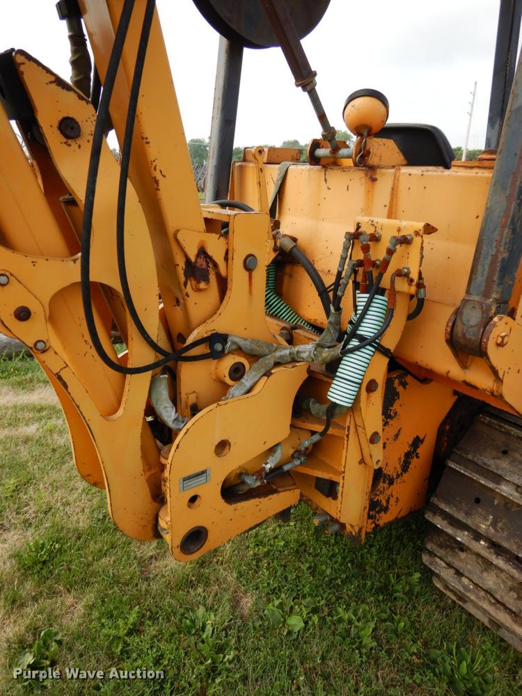 image for item DH6555 1978 Case 475  cable plow