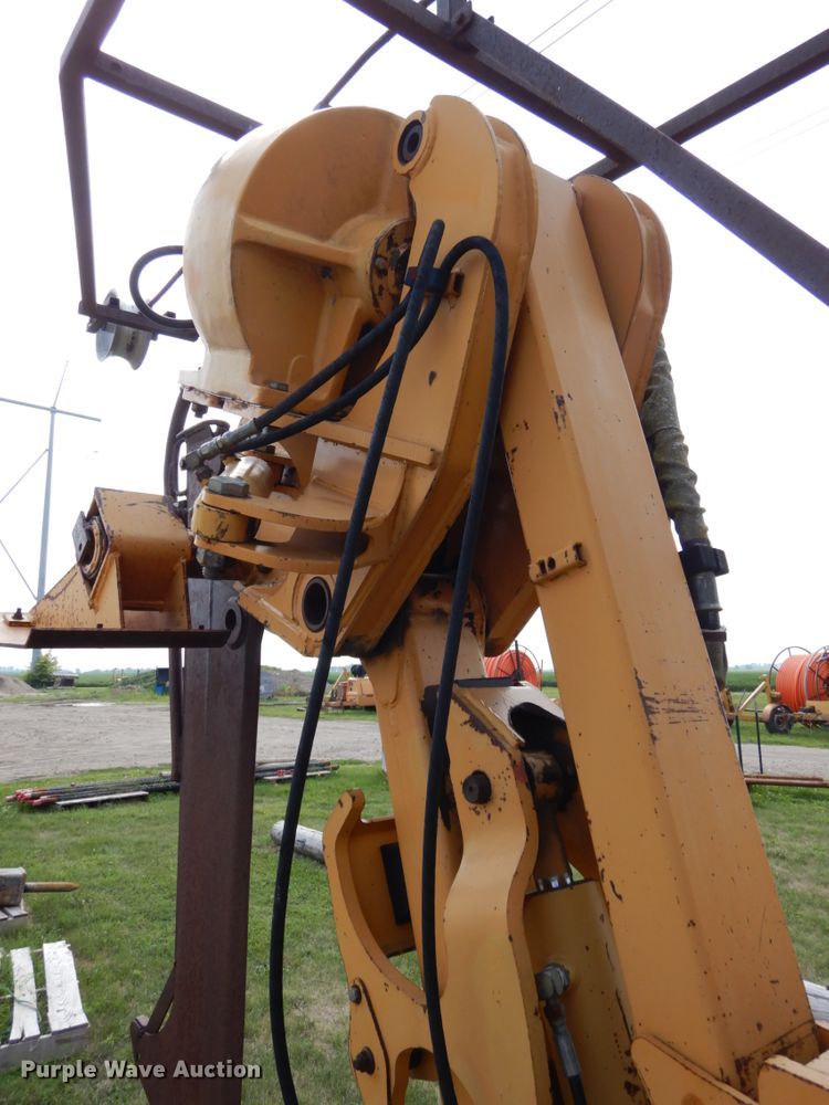 image for item DH6555 1978 Case 475  cable plow