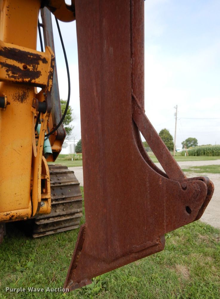 image for item DH6555 1978 Case 475  cable plow