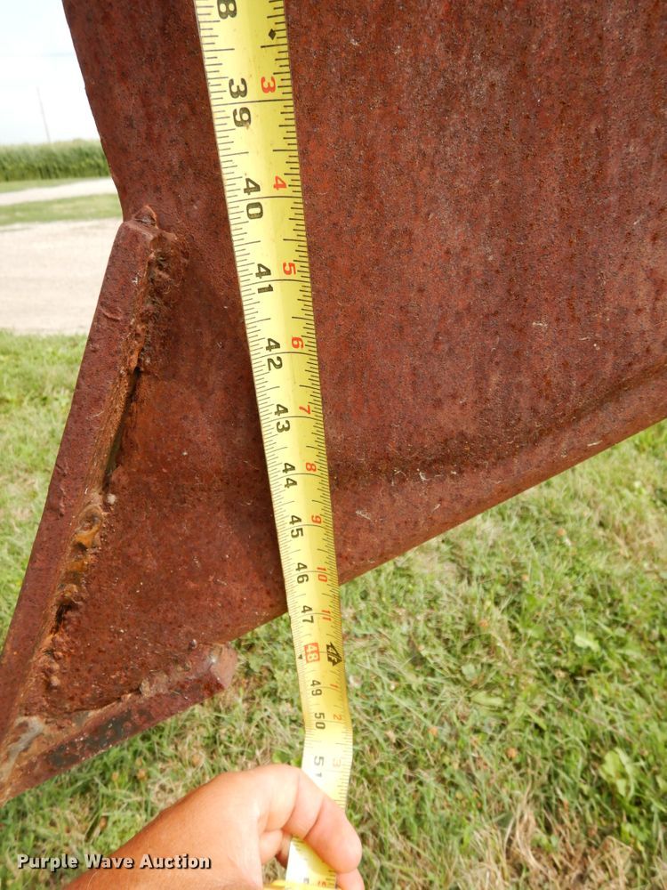 image for item DH6555 1978 Case 475  cable plow