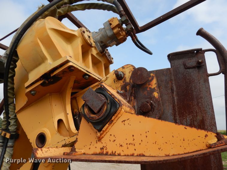 image for item DH6555 1978 Case 475  cable plow