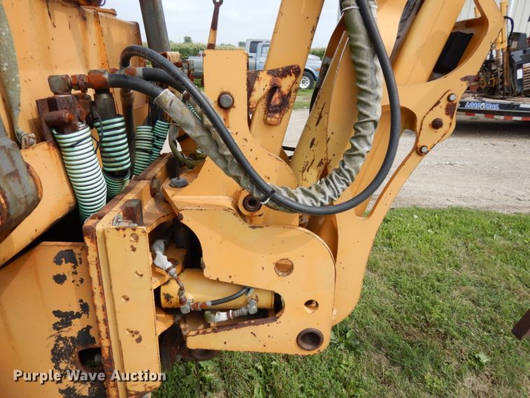 image for item DH6555 1978 Case 475  cable plow