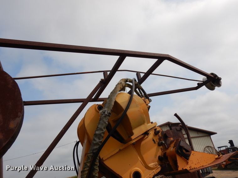 image for item DH6555 1978 Case 475  cable plow