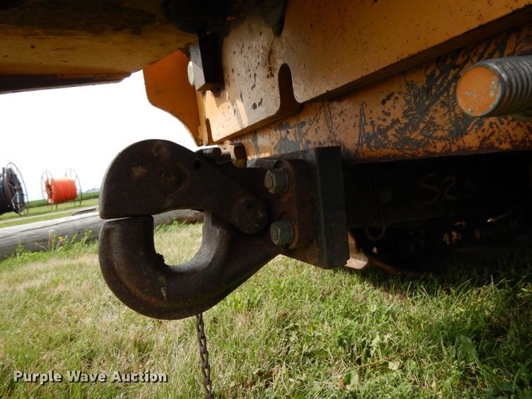 image for item DH6555 1978 Case 475  cable plow