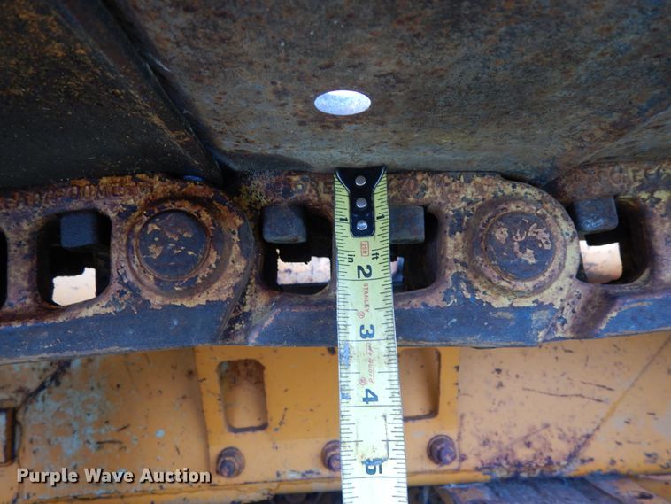 image for item DH6555 1978 Case 475  cable plow