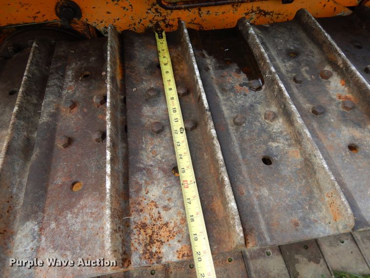 image for item DH6555 1978 Case 475  cable plow