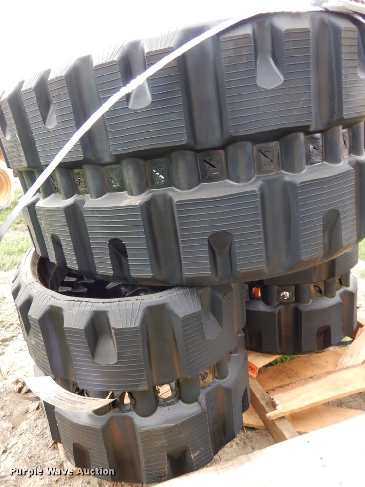 image for item DH6556 2009 Case 440CT  tracked skid steer loader