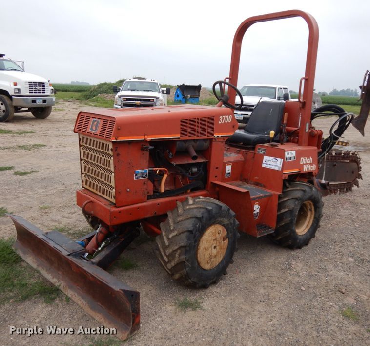 image for item DH6558 1998 Ditch Witch 3700DD  trencher
