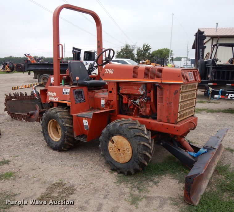 image for item DH6558 1998 Ditch Witch 3700DD  trencher