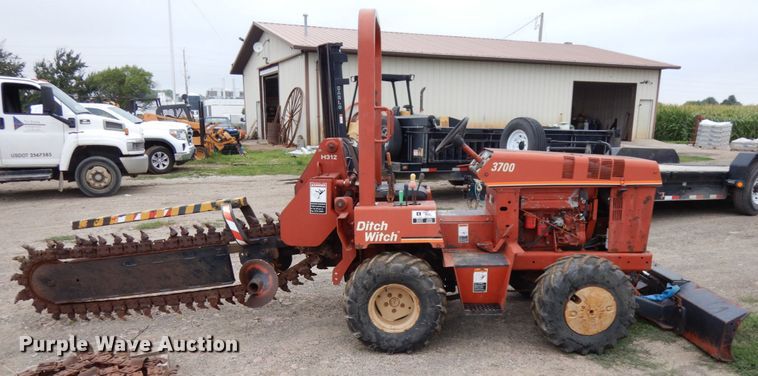 image for item DH6558 1998 Ditch Witch 3700DD  trencher