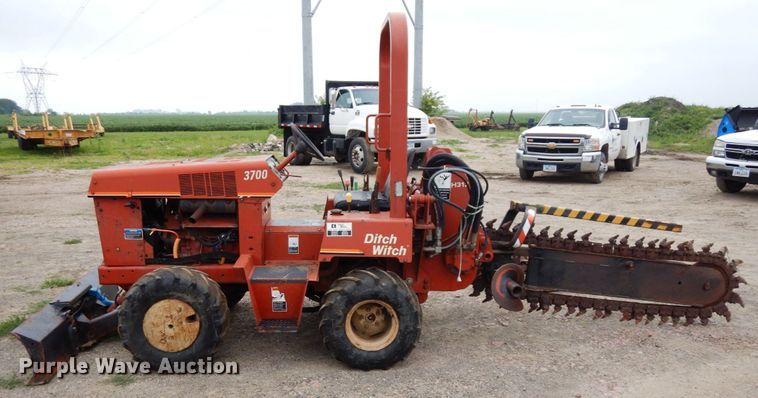 image for item DH6558 1998 Ditch Witch 3700DD  trencher