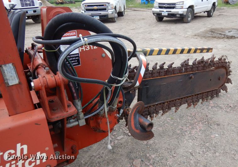 image for item DH6558 1998 Ditch Witch 3700DD  trencher
