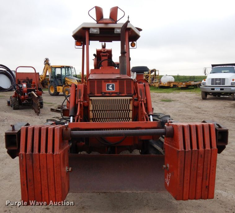 image for item DH6559 1999 Ditch Witch 8020T  vibratory cable plow