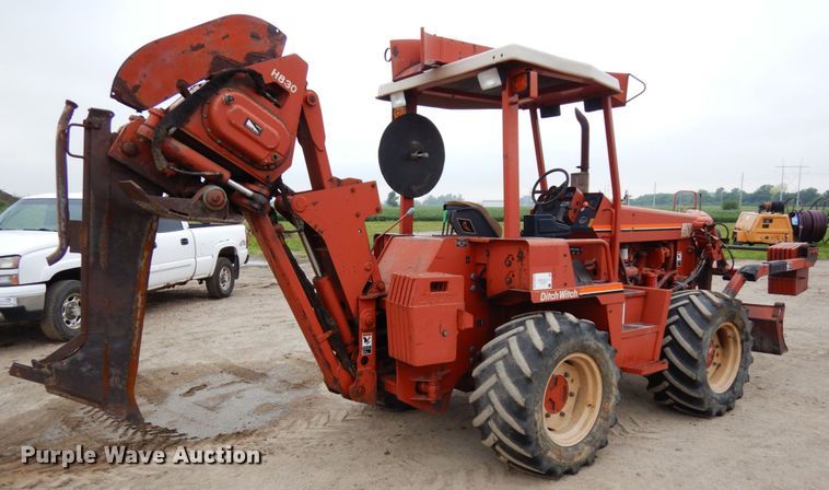 image for item DH6559 1999 Ditch Witch 8020T  vibratory cable plow