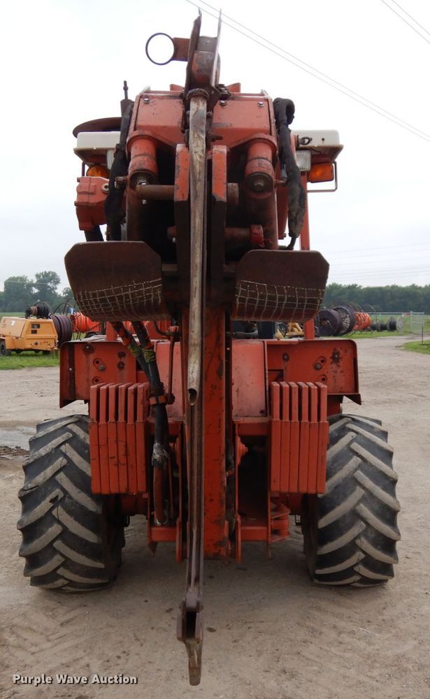 image for item DH6559 1999 Ditch Witch 8020T  vibratory cable plow