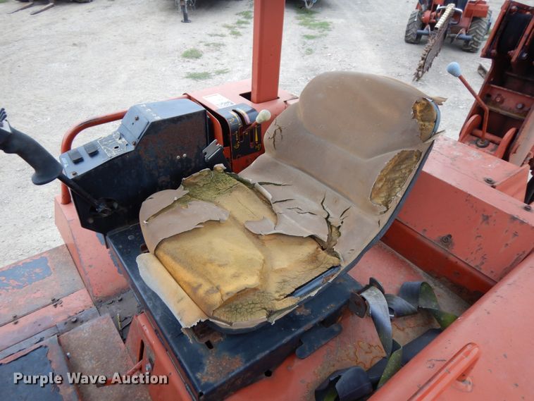 image for item DH6559 1999 Ditch Witch 8020T  vibratory cable plow