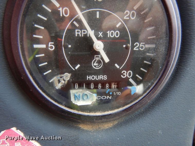 image for item DH6559 1999 Ditch Witch 8020T  vibratory cable plow