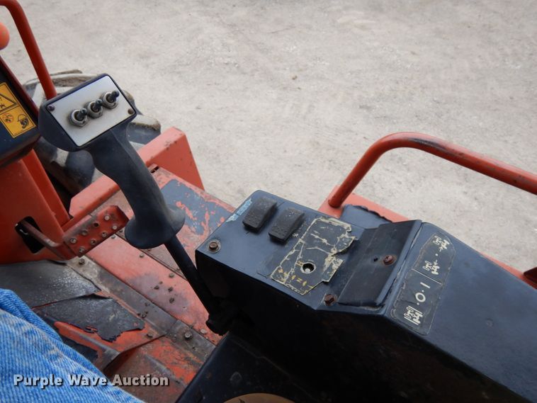 image for item DH6559 1999 Ditch Witch 8020T  vibratory cable plow