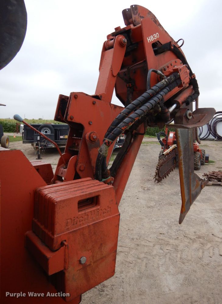 image for item DH6559 1999 Ditch Witch 8020T  vibratory cable plow