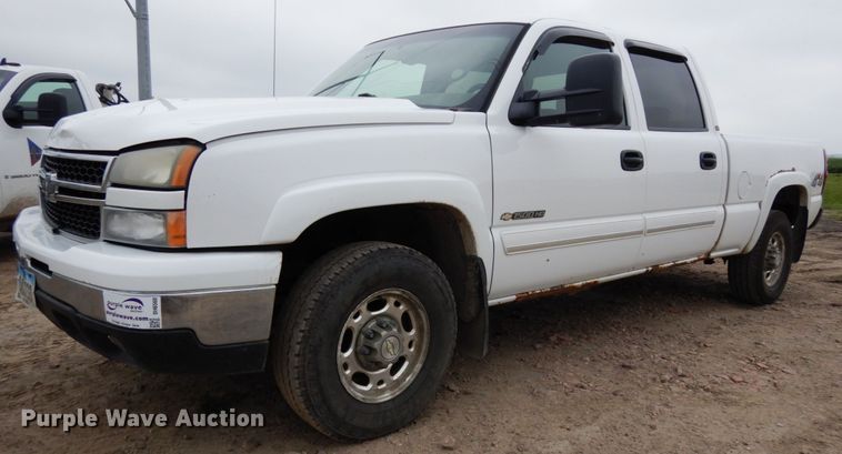 image for item DH6560 2006 Chevrolet Silverado 1500HD  Crew Cab pickup truck