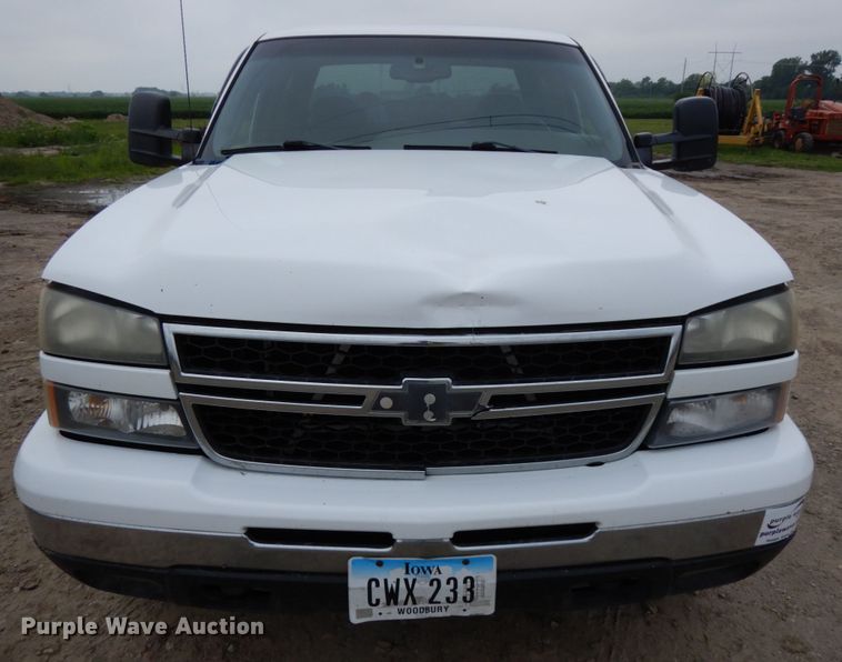image for item DH6560 2006 Chevrolet Silverado 1500HD  Crew Cab pickup truck