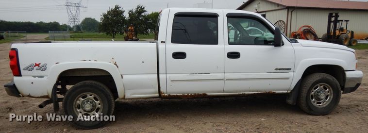 image for item DH6560 2006 Chevrolet Silverado 1500HD  Crew Cab pickup truck