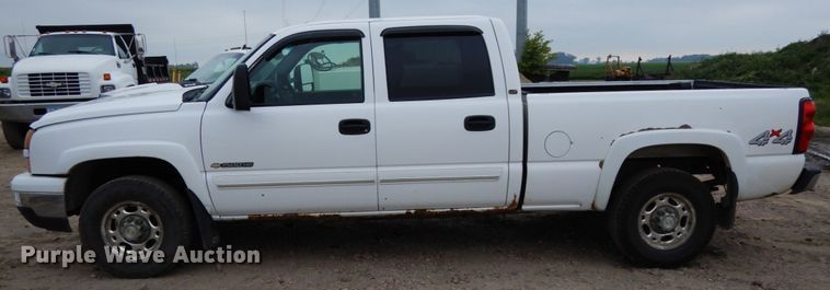 image for item DH6560 2006 Chevrolet Silverado 1500HD  Crew Cab pickup truck