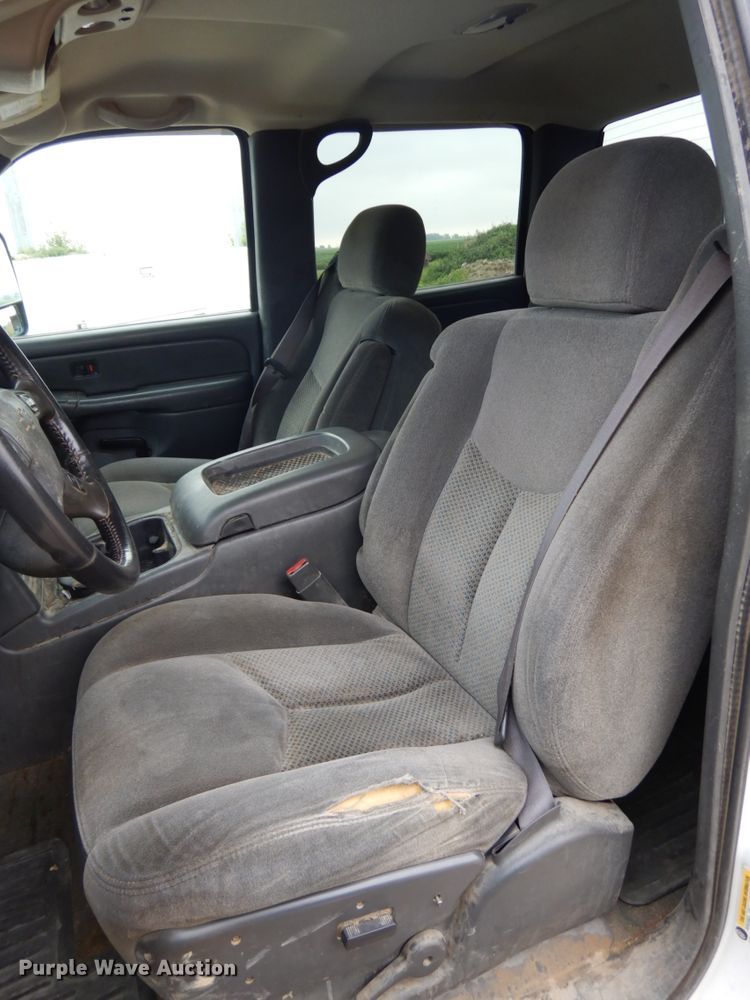 image for item DH6560 2006 Chevrolet Silverado 1500HD  Crew Cab pickup truck