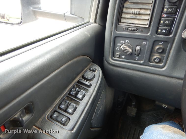 image for item DH6560 2006 Chevrolet Silverado 1500HD  Crew Cab pickup truck