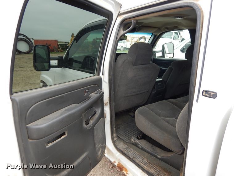 image for item DH6560 2006 Chevrolet Silverado 1500HD  Crew Cab pickup truck