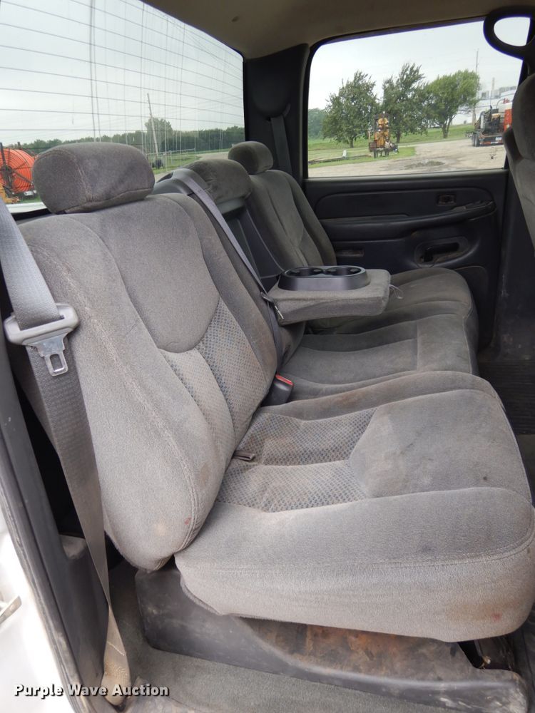 image for item DH6560 2006 Chevrolet Silverado 1500HD  Crew Cab pickup truck