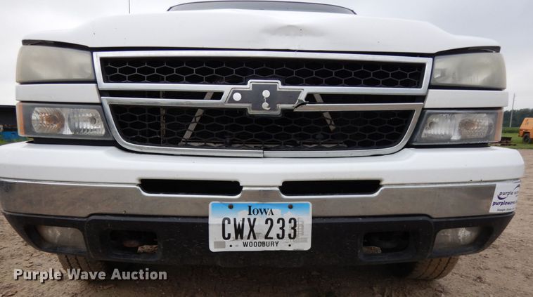 image for item DH6560 2006 Chevrolet Silverado 1500HD  Crew Cab pickup truck