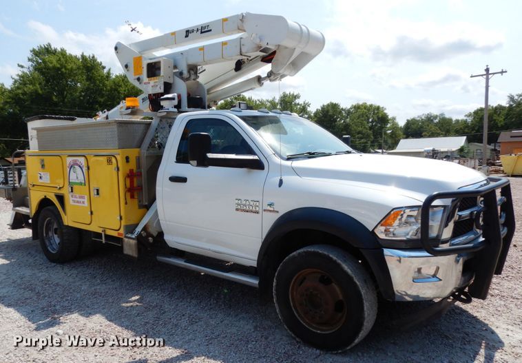 image for item DH6581 2013 Dodge Ram 5500  bucket truck