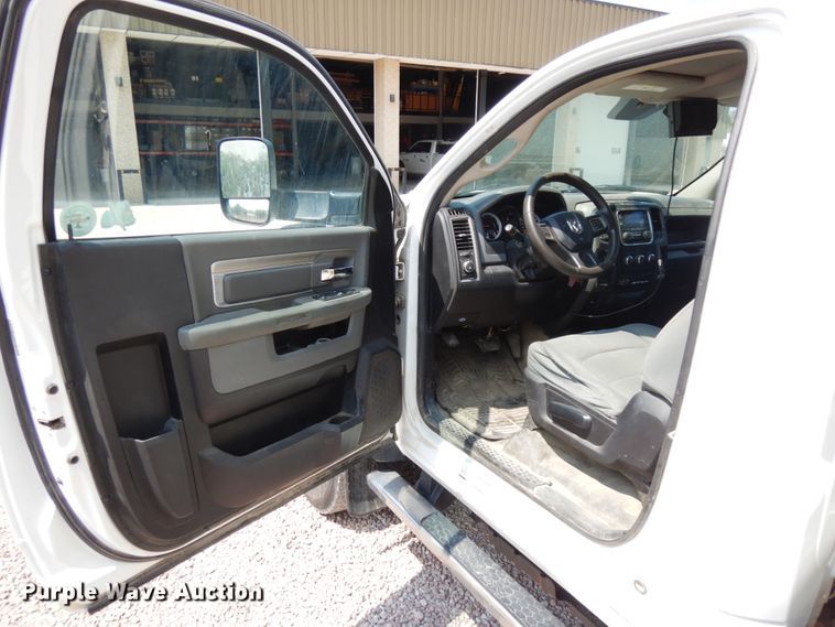 image for item DH6581 2013 Dodge Ram 5500  bucket truck