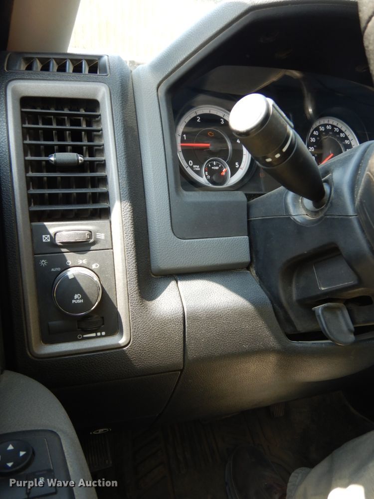 image for item DH6581 2013 Dodge Ram 5500  bucket truck