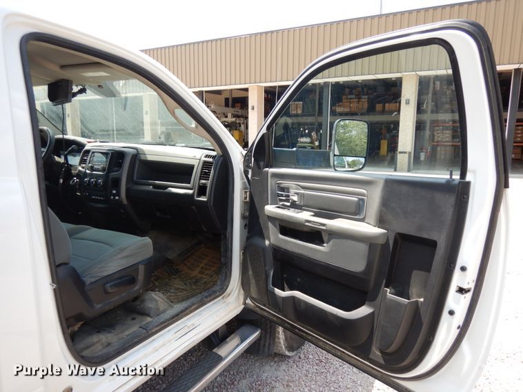 image for item DH6581 2013 Dodge Ram 5500  bucket truck