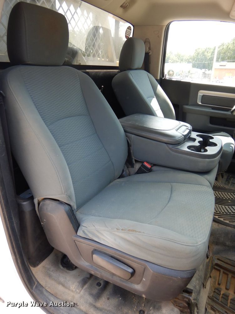 image for item DH6581 2013 Dodge Ram 5500  bucket truck