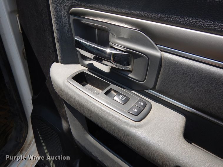 image for item DH6581 2013 Dodge Ram 5500  bucket truck