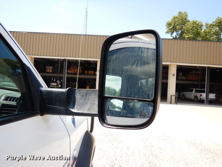 image for item DH6581 2013 Dodge Ram 5500  bucket truck