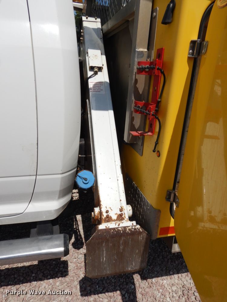 image for item DH6581 2013 Dodge Ram 5500  bucket truck