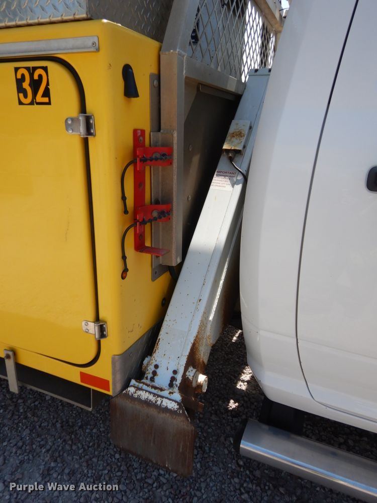 image for item DH6581 2013 Dodge Ram 5500  bucket truck