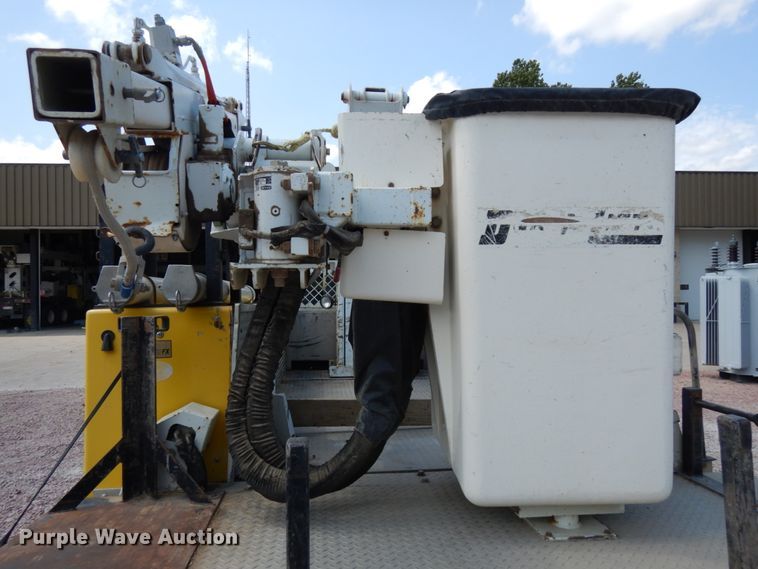 image for item DH6581 2013 Dodge Ram 5500  bucket truck