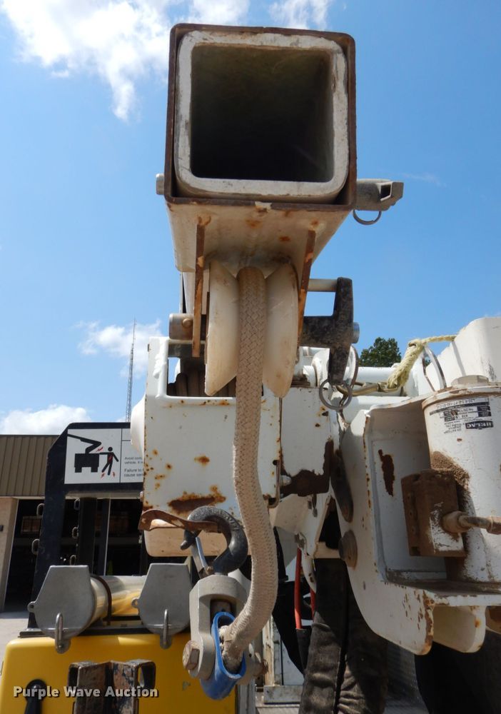 image for item DH6581 2013 Dodge Ram 5500  bucket truck