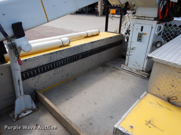 image for item DH6581 2013 Dodge Ram 5500  bucket truck