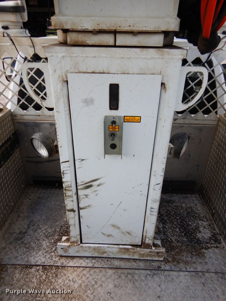 image for item DH6581 2013 Dodge Ram 5500  bucket truck